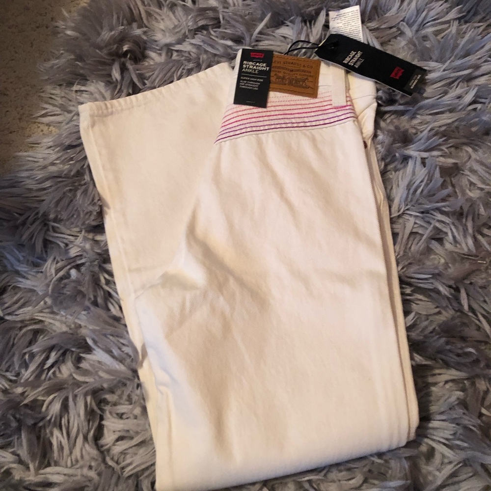 Levi’s Premium Ribcage Straight Ankle Jeans